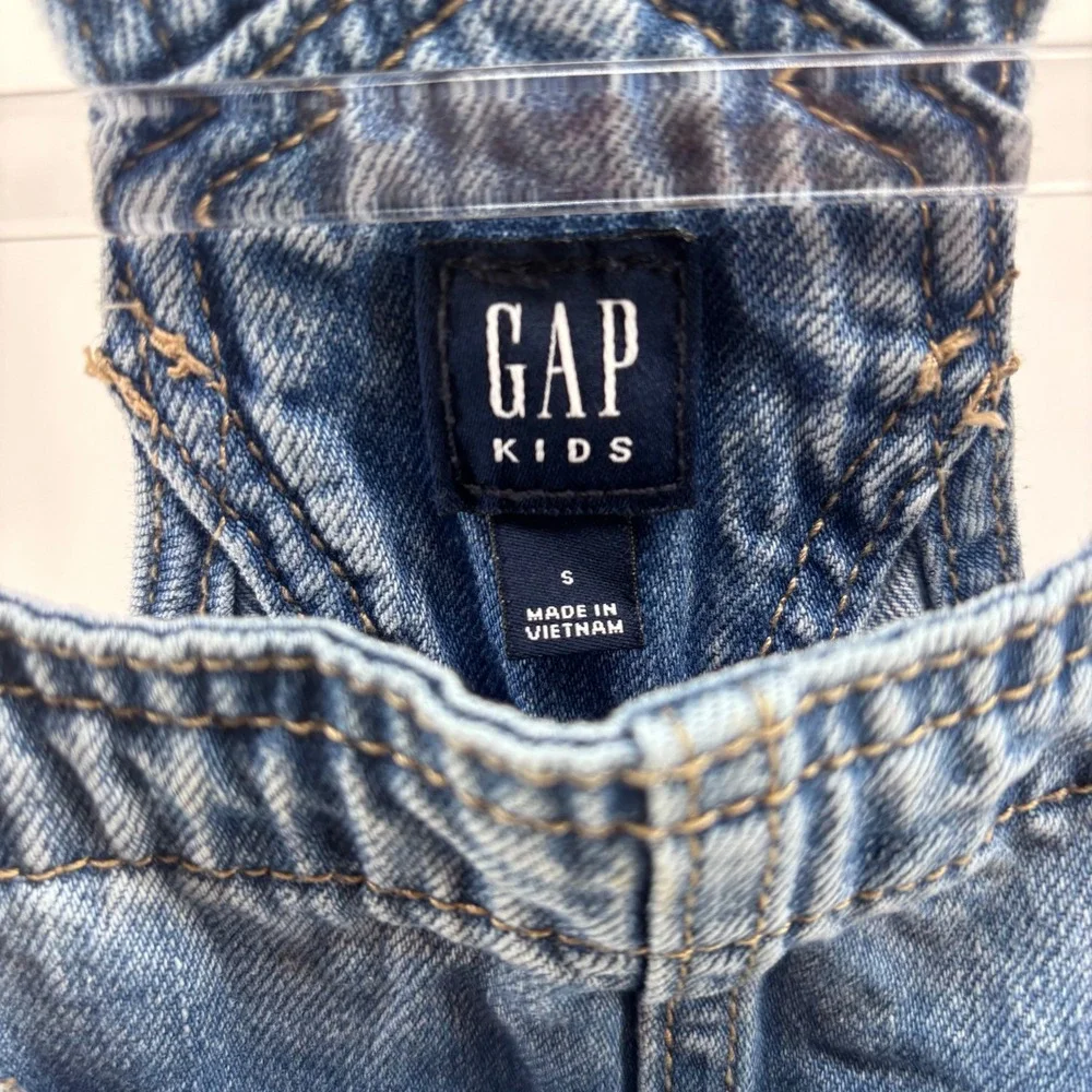GAP Denim Overalls Shorts Distressed‎ Light Wash Adjustable Straps Medium
